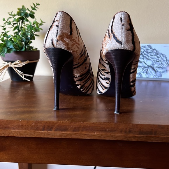 DJ Pliner size 7 heels - Picture 3 of 4